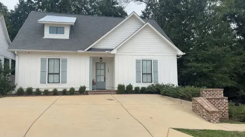 Luxury Bulldog Cottage!