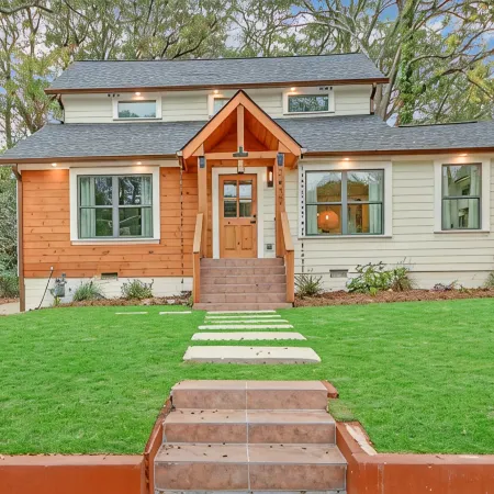 Modern Luxe 5 Br  4 BA Home. Near the  Airport and Downtown Atlanta