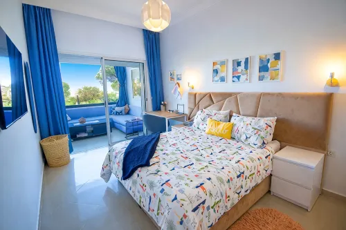 Panoramic Resort Apartment • Sea, Lake & Golf Views • Pools & Tennis - parking