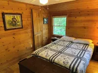 Classic Pocono Mountain Cottage in Split Rock - Country Houses