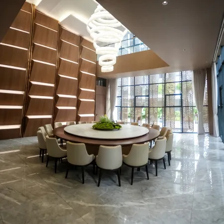 Ruili Punanna Homestay (Nongmo Lake Park)
