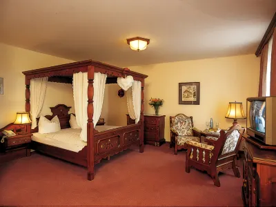Gasthaus Auerhahn Hotels near Old Castle