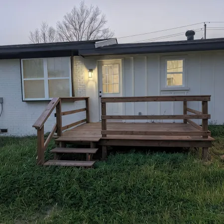 3-bedroom house with WiFi and AC in Lindale close to downtown and I-20