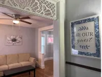 Beautiful furnished 2 bdr great location Elmwood - Bungalow
