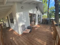 Charming 3-bedroom house with WiFi, AC in tranquil Trinity Hotels in Trinity County