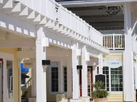Bayside condo with access to all Pointe West amentities and beautiful beaches!