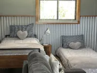 Unique rural cabin, 5 minutes from beach Hotels in South West Rocks