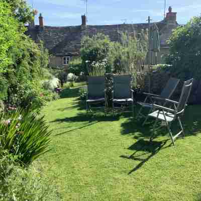 18th century cottage 2 minutes walk to pubs, shops, restaurants and play park Hotel Exterior