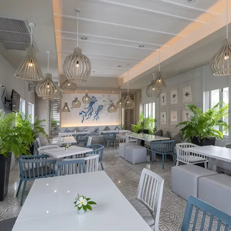 Kantary Bay Hotel Phuket Отели рядом с достопримечательностью «Залив Макхам»