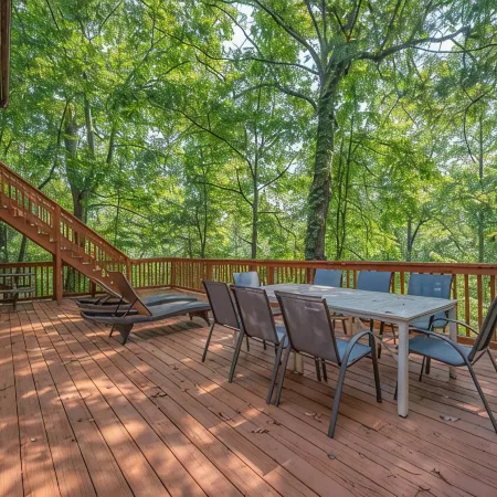 Peaceful 3 Bedroom Family Mountain Getaway in the Trees with Mirror Lake Access.