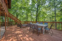 Peaceful 3 Bedroom Family Mountain Getaway in the Trees!