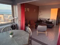 Sea Breeze - Sea View Apartment, 100 Meters from the Beach, Pets Welcome!