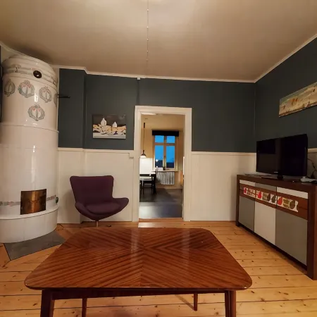 Character  2 bedroom ground floor unit in the heart of Gränna