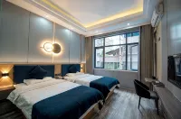 Hejiang Hongli Business Hotel