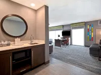 Hampton Inn & Suites Las Vegas Convention Center Hotels near Monorail - Westgate Station