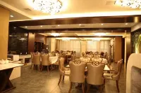 Jun Yue Hotel - parkir