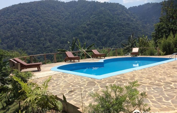 Trackers Safari Lodge Bwindi