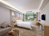 Vienna Hotel (Hechi Baima Street Store) - Mountain view