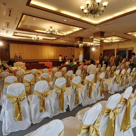 Khanom Golden Beach Hotel
