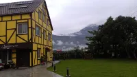 Elizabeth house Hotels in Cloud Landscape