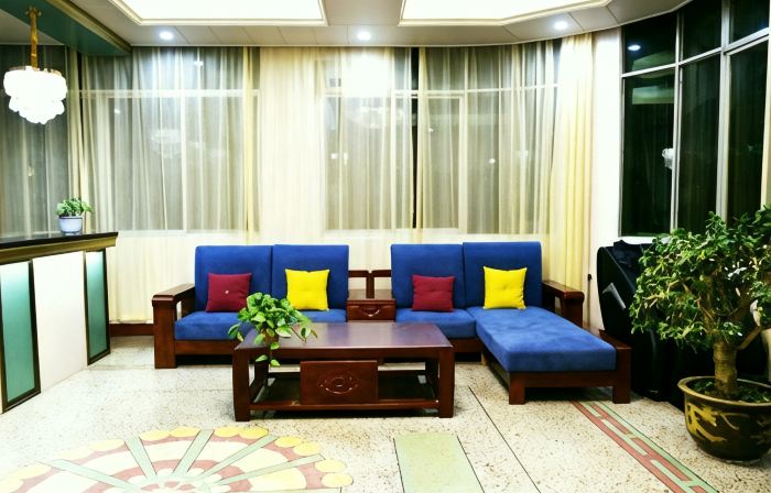 Ningshan Crown Fengxuan Hotel