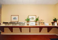 Quality Inn & Suites Conference Center Thomasville - breakfast