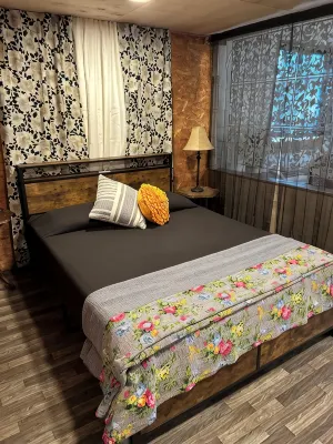 Charming 2-bedroom cottage in Dexter with AC, WiFi. Enjoy your stay - 2-Star