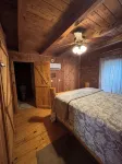 Cozy Cabin across the street from the Arkansas Grand Canyon on Hwy 7 - Homestays