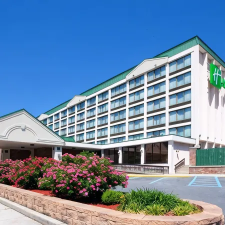 Ramada by Wyndham Cumberland Downtown