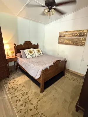 Sunflower Cabin - Peaceful Stay w/ Fire Pits & Kayaks