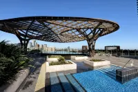Skyline Stays | Luxury 2B2B High-Rise Suite - Rooftop Pools