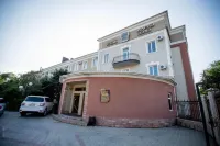 Marco-Polo Mini-Hotel - parking