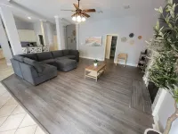 Spacious 5-bedroom king bed with a pool in wonderful Mission
