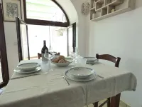 Casa Minu- cozy family home, street level and sea view-