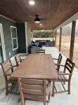 Charming 2-bed 2-bath cabin with views of Lake Guntersville from every room. - Family