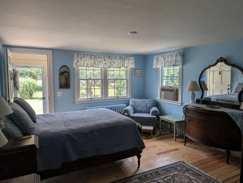 East Orleans - walk to Nauset Beach - Homestays