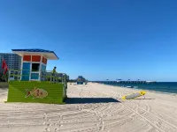 LUXURY STAY  W/BEACH, POOL, GYM, and SPA! Restaurants & bars across street also!