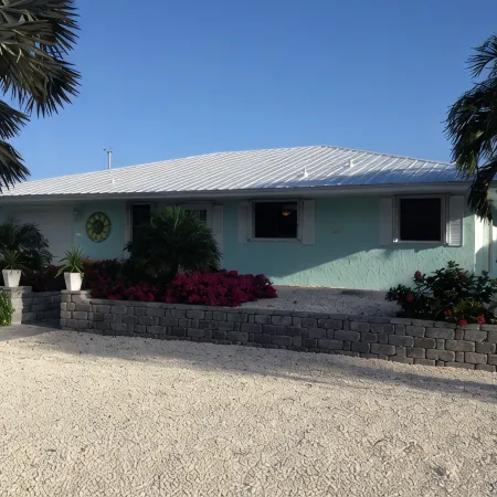 Cudjoe Key 3bdr,2 bath Pool, 20 min from Key West, Ocean Access, Bikes, Canoe
