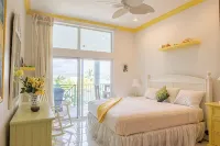 Rum& Little Barron Villa: Your North Side Haven-Beach, Ocean, Garden Views!