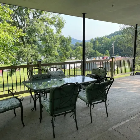 Beautiful Mountain View’s and Located on several acres for privacy