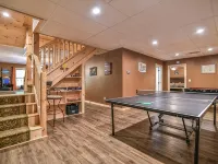 #1 PRVT. BLACK-MT. LUX LOG ESTATE. / HOT TUB / GAME RM / PETS / 2 FIRE PL. 6/6.5 Hotels in McDowell County