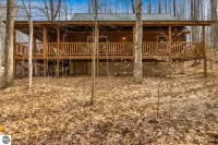 Private Wooded Log Cabin Near Shanty Creek Resorts -Four Season Adventure Awaits - Chalets