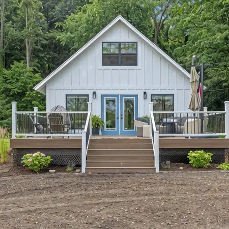 Cottage on the Lake w/ Pontoon! Sup Boards, Kayaks, Hot Tub, Fire Pit & Fishing!