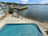Lakefront - King Bed - Shuffleboard - Salt Water Pool - Views - 3 ดาว