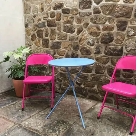 Lovely beachfront Apartment with private courtyard