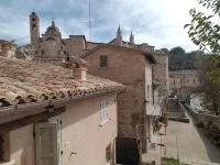Independent Historic Residence Situated on a charming Renaissance Square - 3-Star
