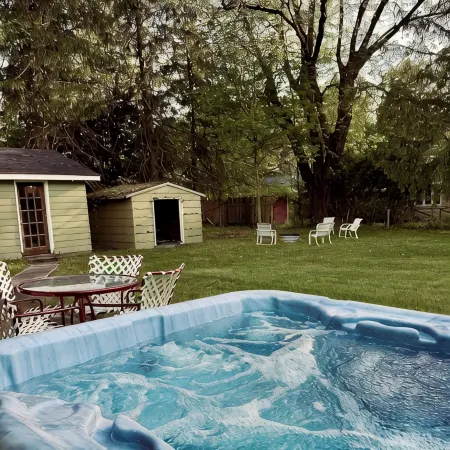 Chic Dunes Cottage W/ HOT TUB near Warren Dunes / Lake MI!