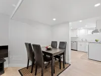 New 2 bedroom legal basement apartment Hotéis em Guelph