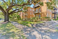 Small Studio Condo -Private Balcony -Free Parking - Homestays
