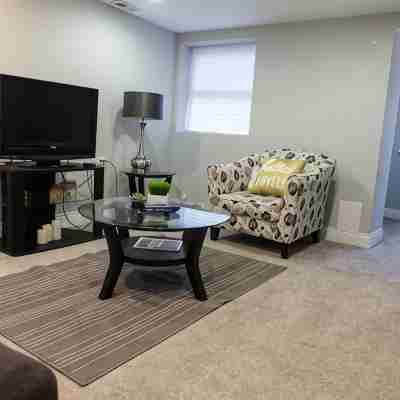 Cozy 2BR/1BA Garden Apartment Near Lincoln Square Others